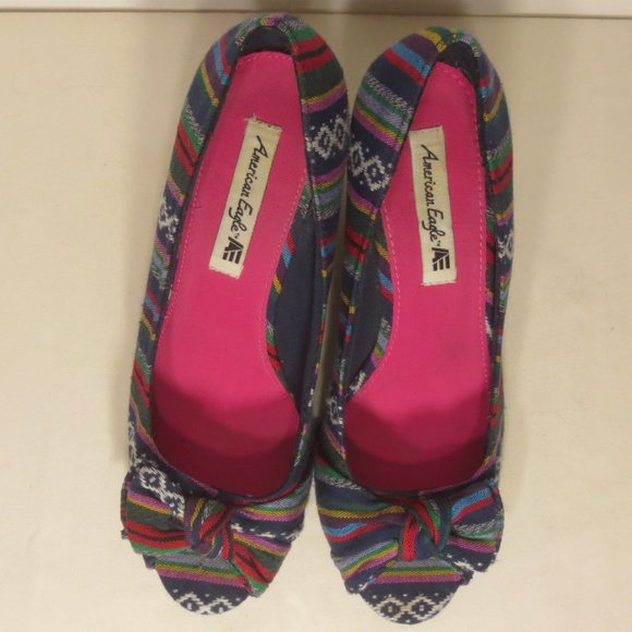 American Eagle Shoes Colorful Ethnic Stripe Print Fabric Peep Toe Wedges Size 8 - Picture 2 of 8